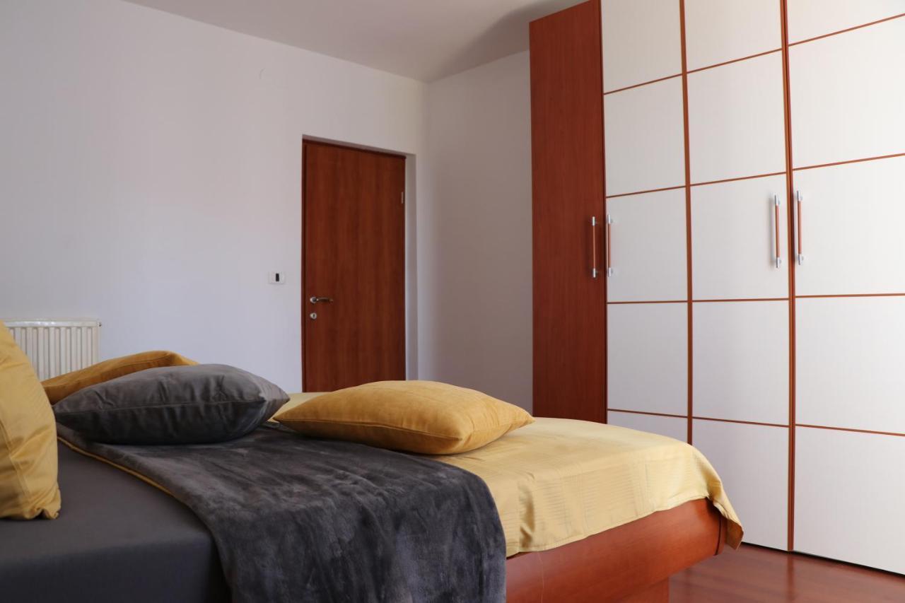 Nona Lili Apartment Izola Buitenkant foto